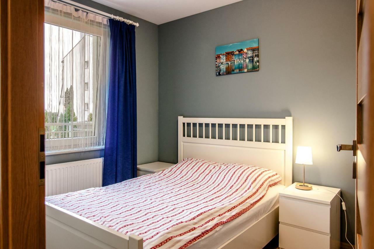 Apartament Kapitanski Bursztynowe Komnaty Darlowko Luaran gambar